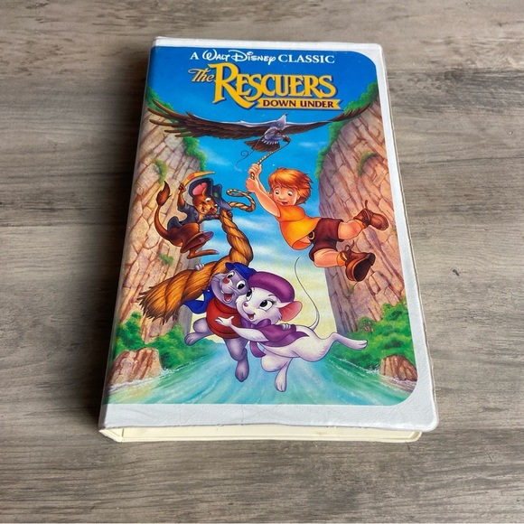 3 Black Diamond Disney VHS- Dumbo, the Fox & the Hound & Rescuers Down Under - Picture 8 of 12